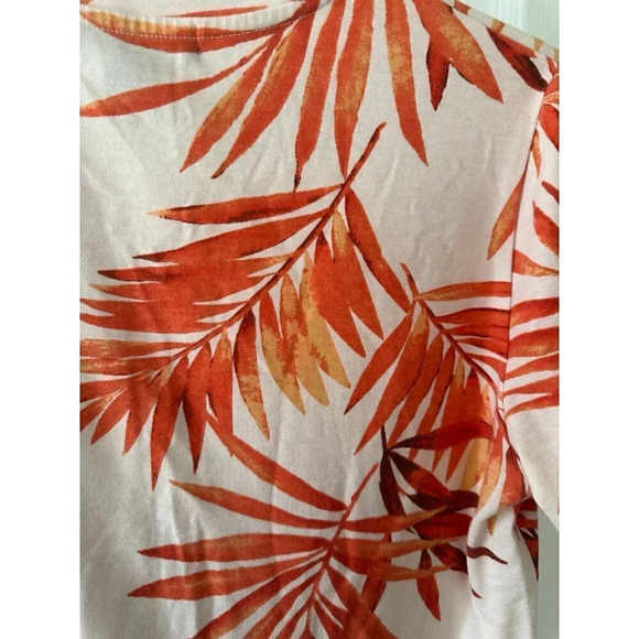 Forever21 Contemporary Women’s size small t-shirt - Picture 7 of 7